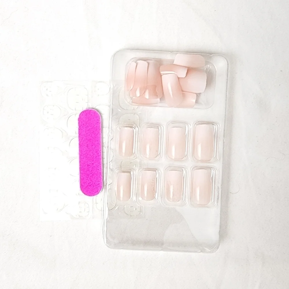 24 Pieces Fake Press On Nails